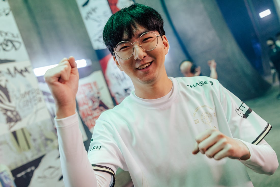 在第十手后 在第十手后